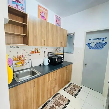 E. R Homestay 3R2B Nearby Klia Sepang Exterior photo