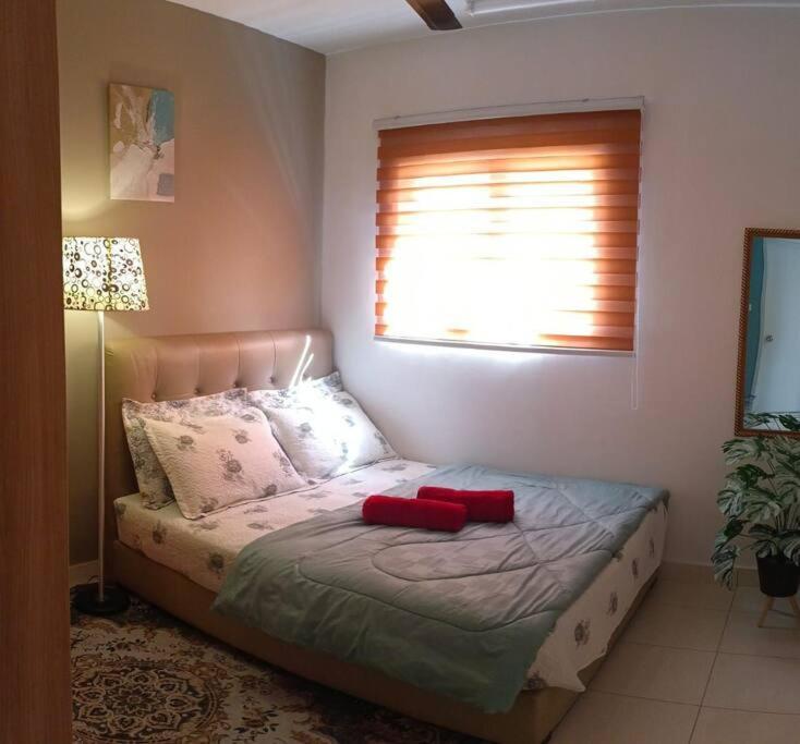 E. R 3r2b Nearby Klia Apartment